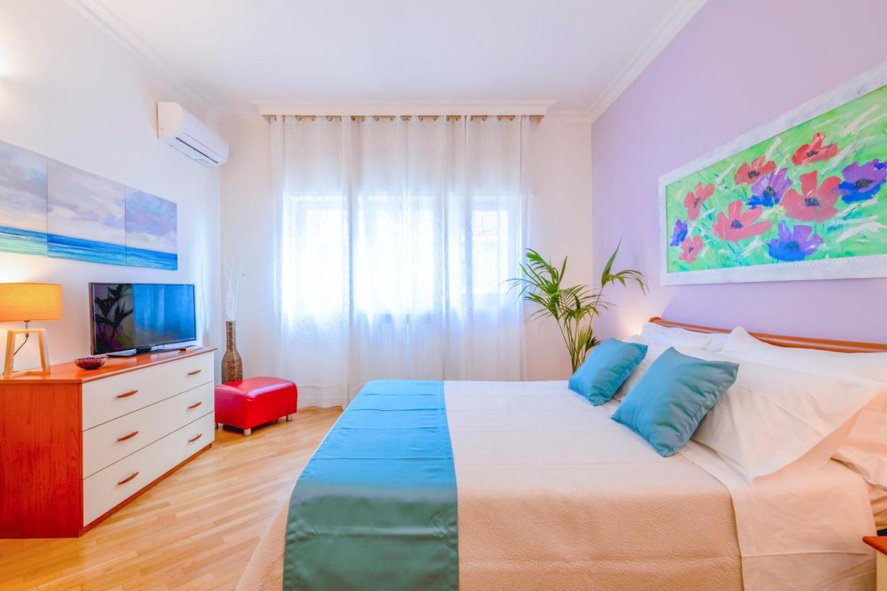 בארי Modern Apartment To Relax In The City Center מראה חיצוני תמונה